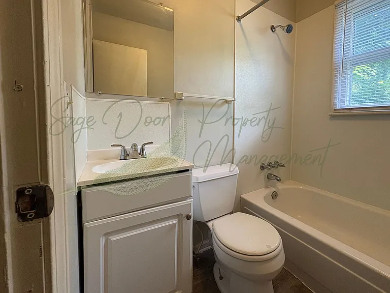 9409 E 67th Ter — Photo 14