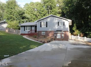 2037 Chestnut Log Dr, Lithia Springs, GA 30122