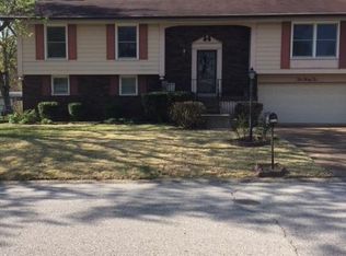 1032 Five Forks Dr, Belleville, IL 62221