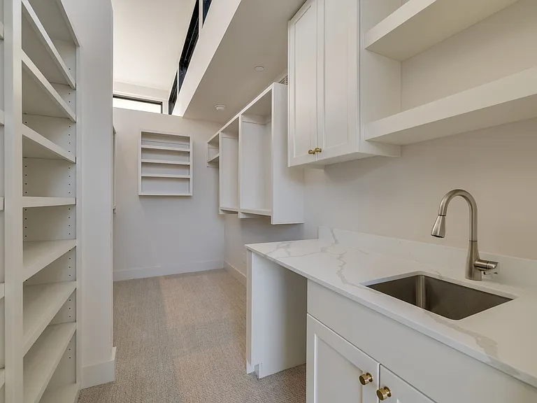 1303 N Dewey Ave — Photo 8