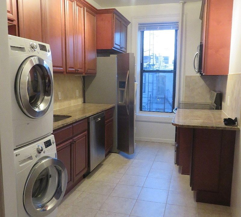 1st image of 398 8th St APT 3R