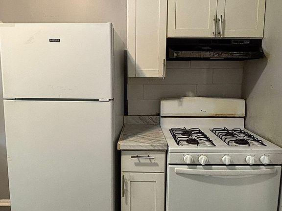 4th image of 63 Sheffield Ave #1