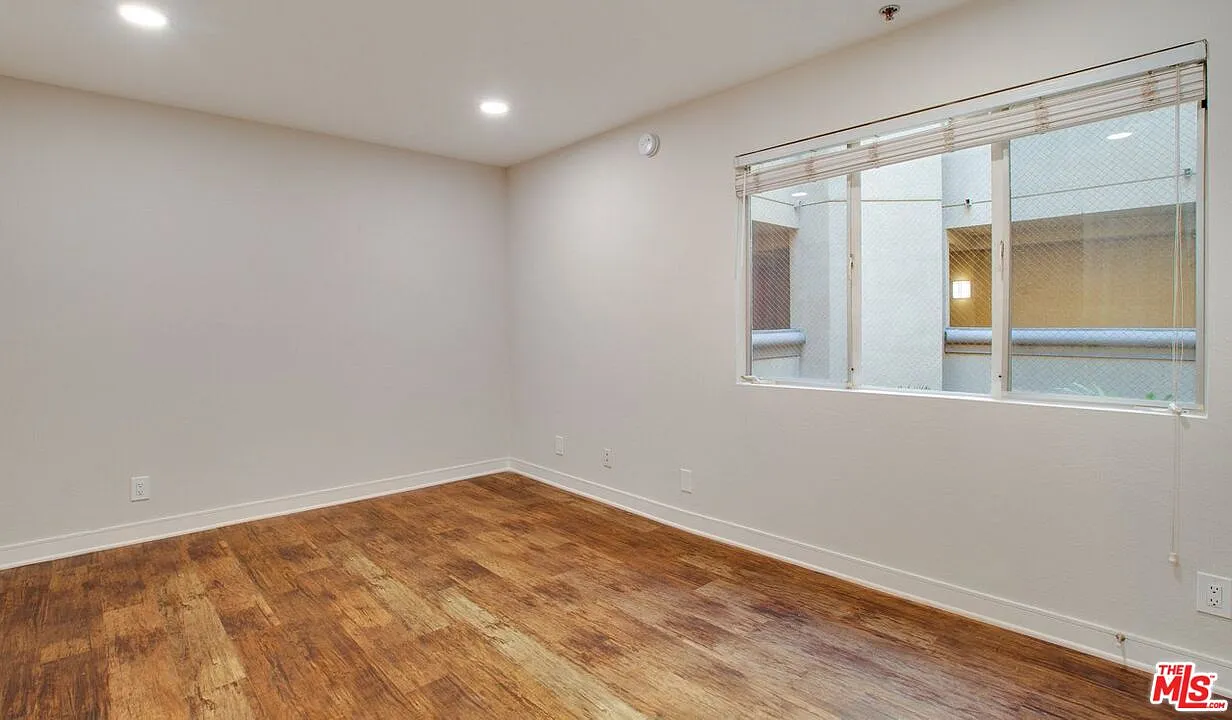 2 bed, 2.0 bath, 1016 sqft, $3,929 — Photo 4