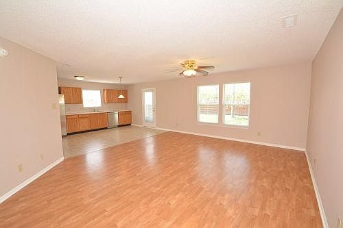 2nd image of 1274 Castleford Ln