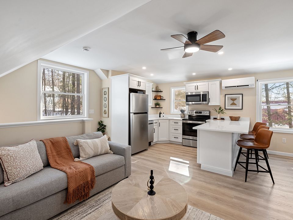 1st image of 23 Deer St #B