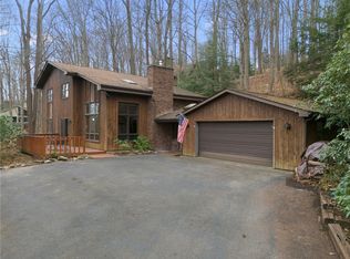 311 Lake Rd, Hidden Valley, PA 15502
