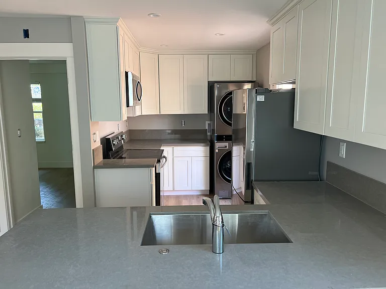 4035 V St #B — Photo 3