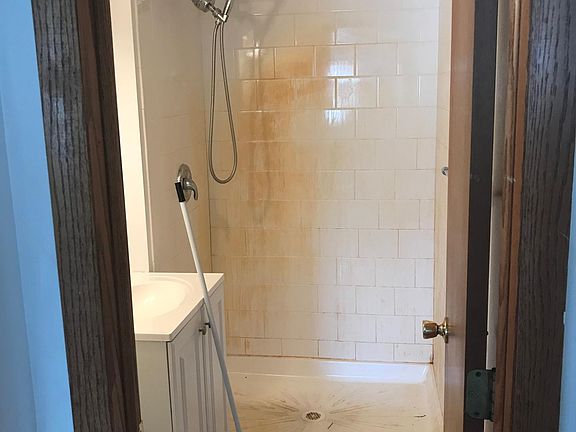2nd image of 7S273 Mary Dr