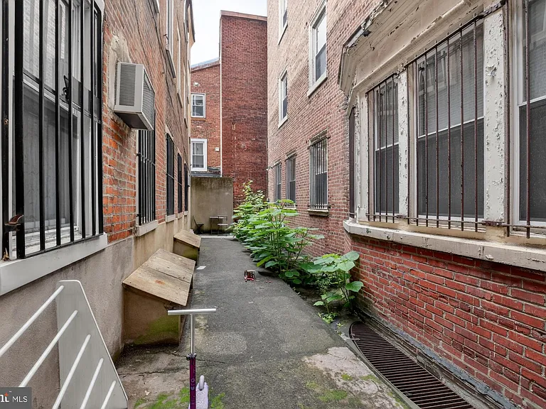 1336 Lombard St #1F — Photo 12