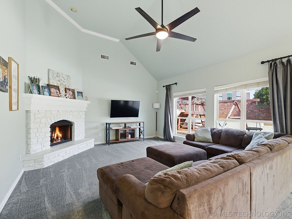 7725 S Frisco Ave, Tulsa, OK 74132 | MLS #2605181 | Zillow