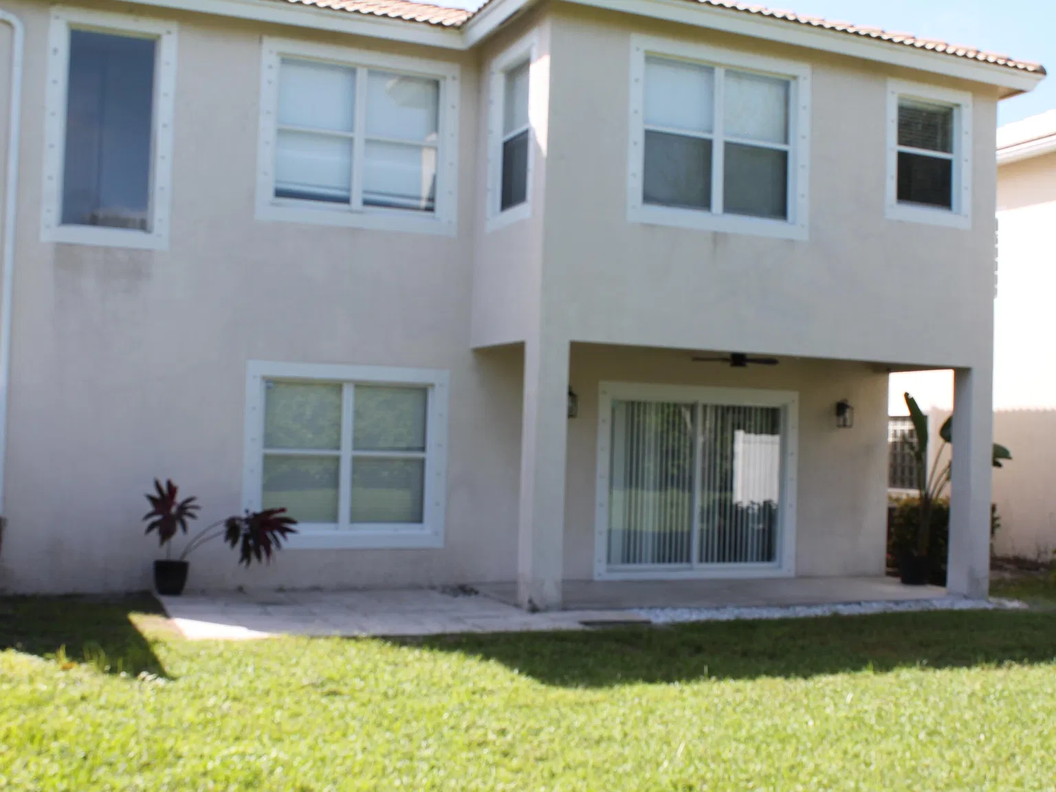4 bed, 14.0 bath, 2128 sqft, $3,500 — Photo 2