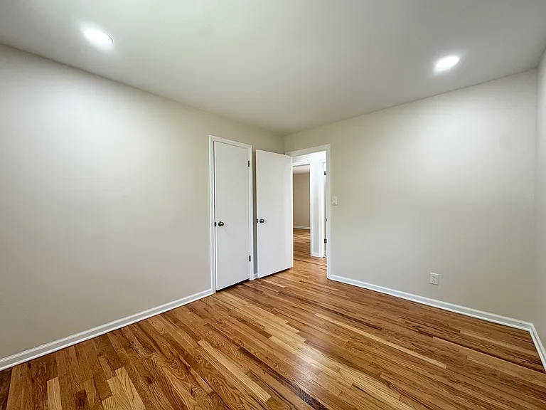 1900 E 28th Ave — Photo 13
