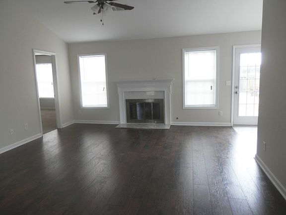2nd image of 170 Prestwyck Oak Pl