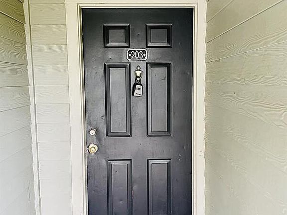 3rd image of 6166 Westgate Dr Unit 1-203
