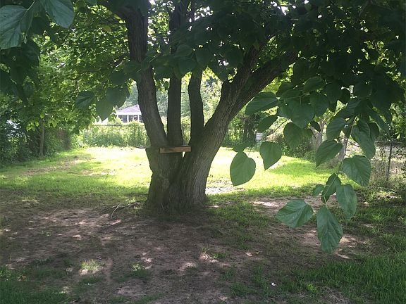 2nd image of 10092 Byrd Ave