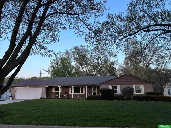 707 Parkwood Ln, Omaha, NE 68132