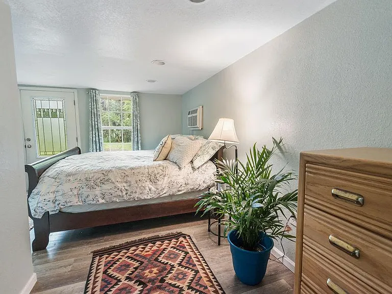 317 Ballentine St — Photo 20