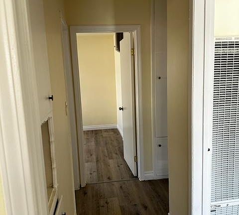 4th image of 9714 1/2 Deeble Ave #1/2