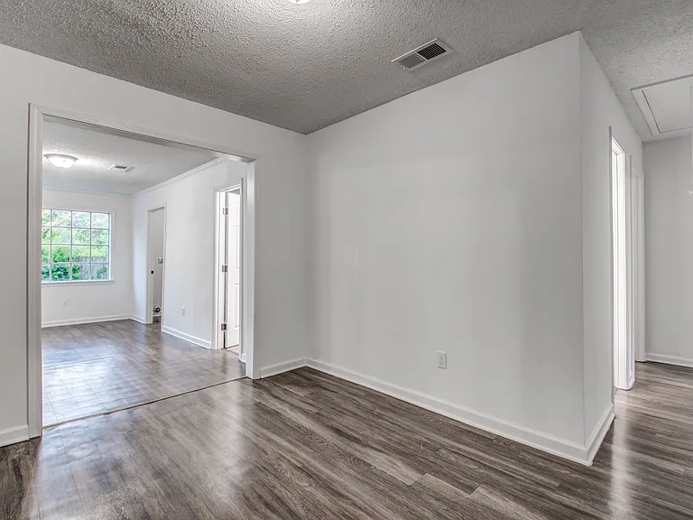 2735 Brentwood Cv — Photo 11