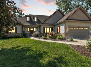 8841 Shadowood Trl, Racine, WI 53406