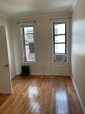 4th image of 319 E 90th St #3BB
