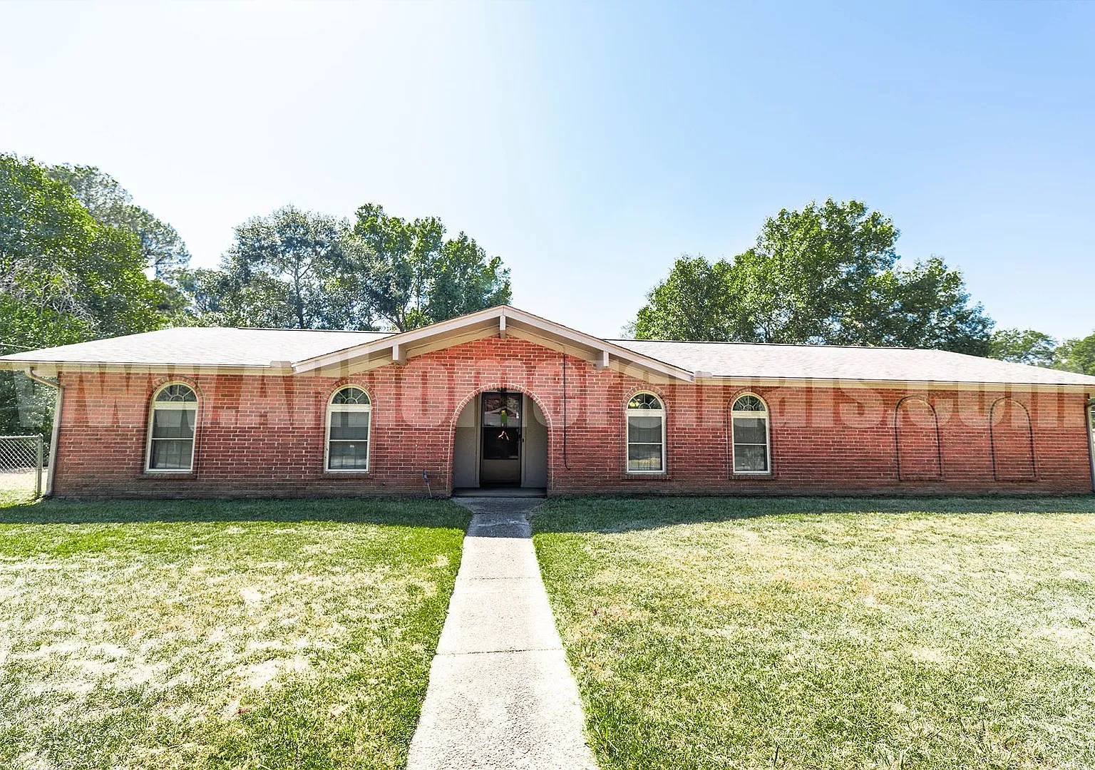 Spacious Home for Rent! — Photo 1