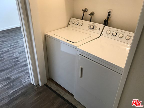 3rd image of 620 W Hyde Park Blvd Unit 122