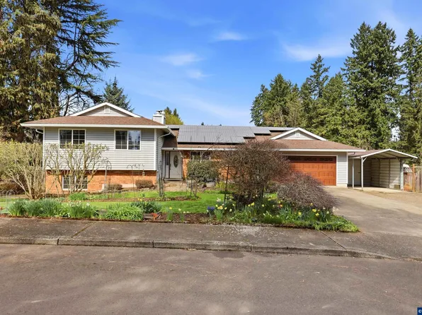 2055 SE Oak Crest Dr, Hillsboro, OR 97123