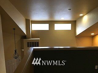 3rd image of 1622 Seasons Lane NW