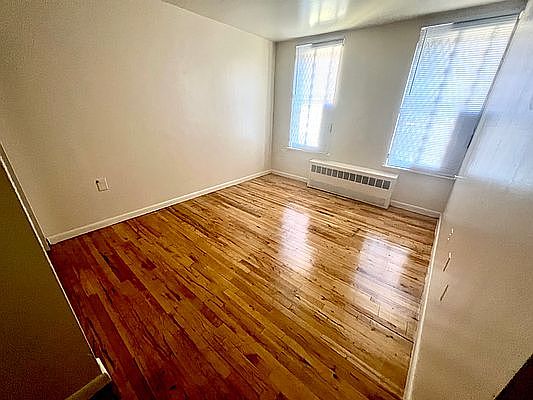 2nd image of 1070 Walton Ave #6A