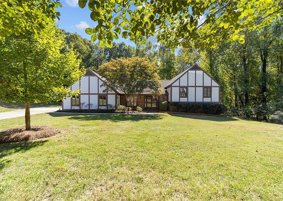 1st image of 109 Woodleigh Ct