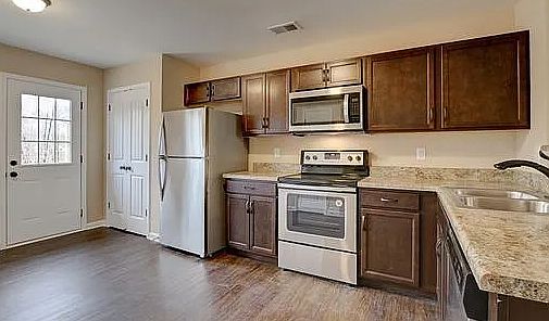 3rd image of 246 Fairview Ln #C