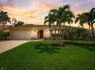 1914 SE 37th Ter, Cape Coral, FL 33904