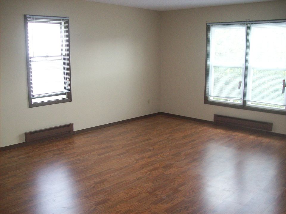 2nd image of 1127 Sunset Ln APT 6