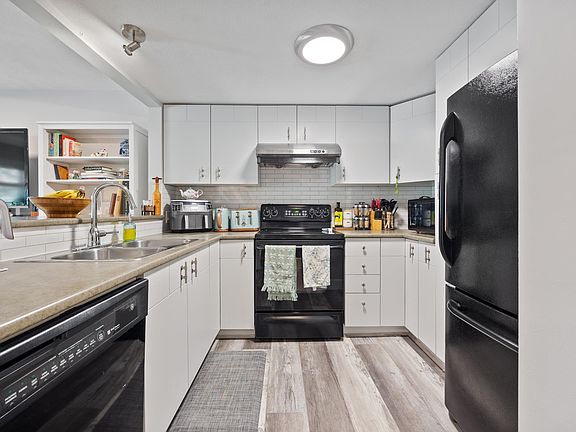 2nd image of 7428 Southwynde Ave #10
