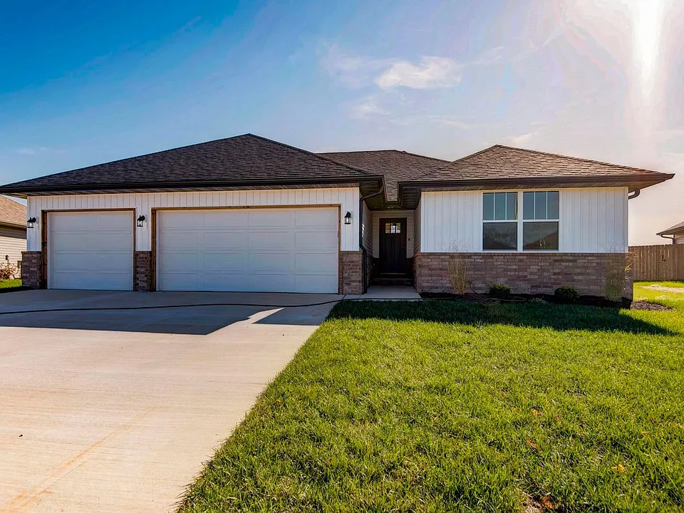 861 S Parkside Cir