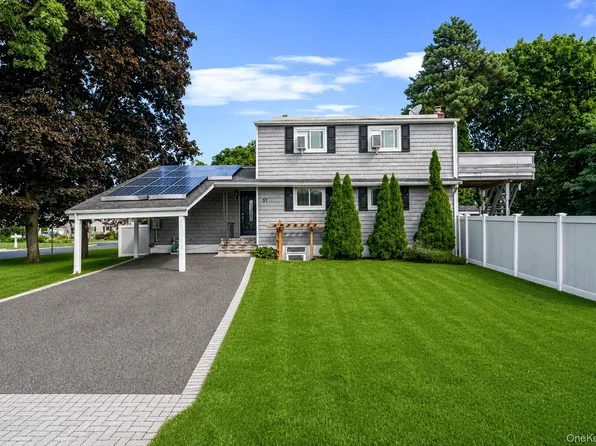 57 Pearl St, Deer Park, NY 11729