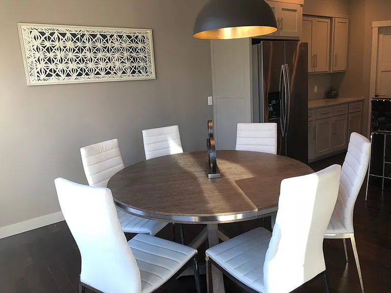 1916 Spruce Meadows Dr SE — Photo 9