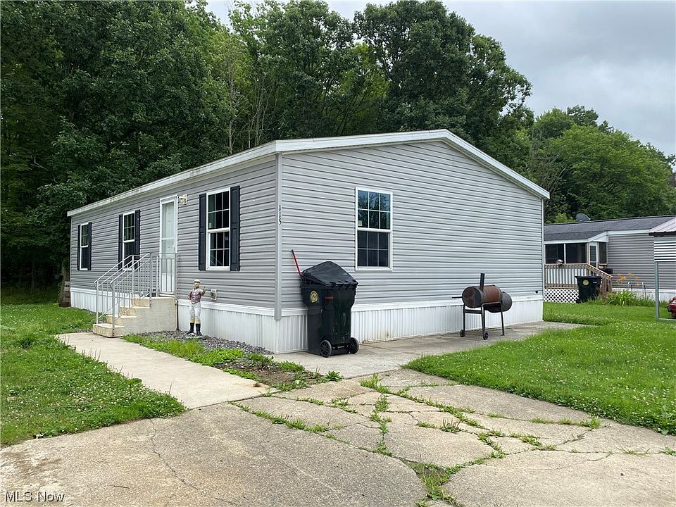 1st image of 115 E Monroe Cir