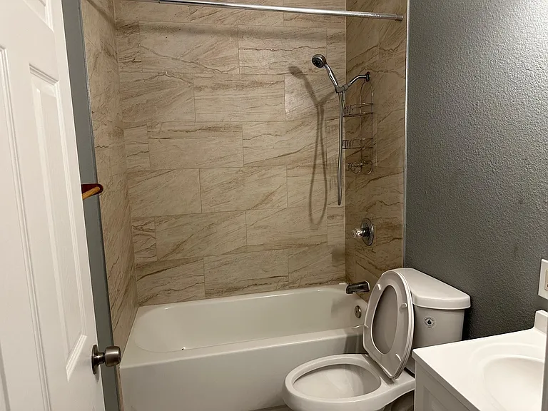 841 Washington St #3 — Photo 11