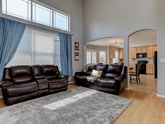 Entry with vaulted ceilings