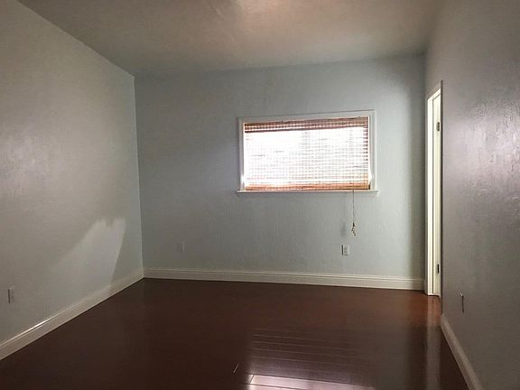 4th image of 1165 Oconnor St