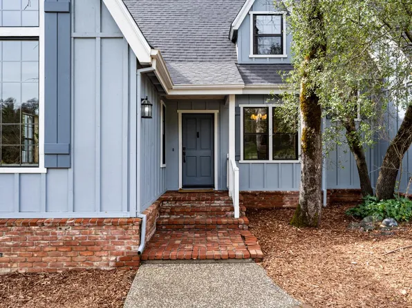 6165 Stanley Dr, Auburn, CA 95602