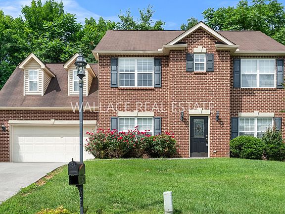 2nd image of 10829 Parkgate Ln