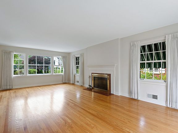 4th image of 4071 Fairway Dr