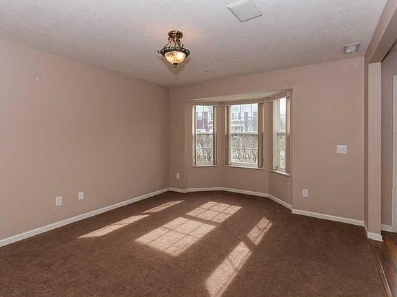 4th image of 5923 Bonneville Way