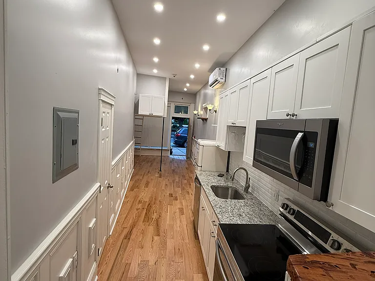 484 Broadway St #1 — Photo 16
