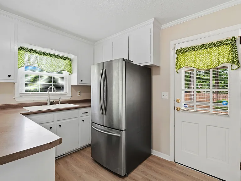 1202 Patetown Rd — Photo 9