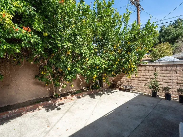 2416 S San Antonio Ave — Photo 30