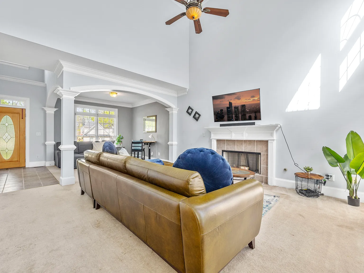 3 bed, 1.5 bath, 3000 sqft, $5,000 — Photo 3